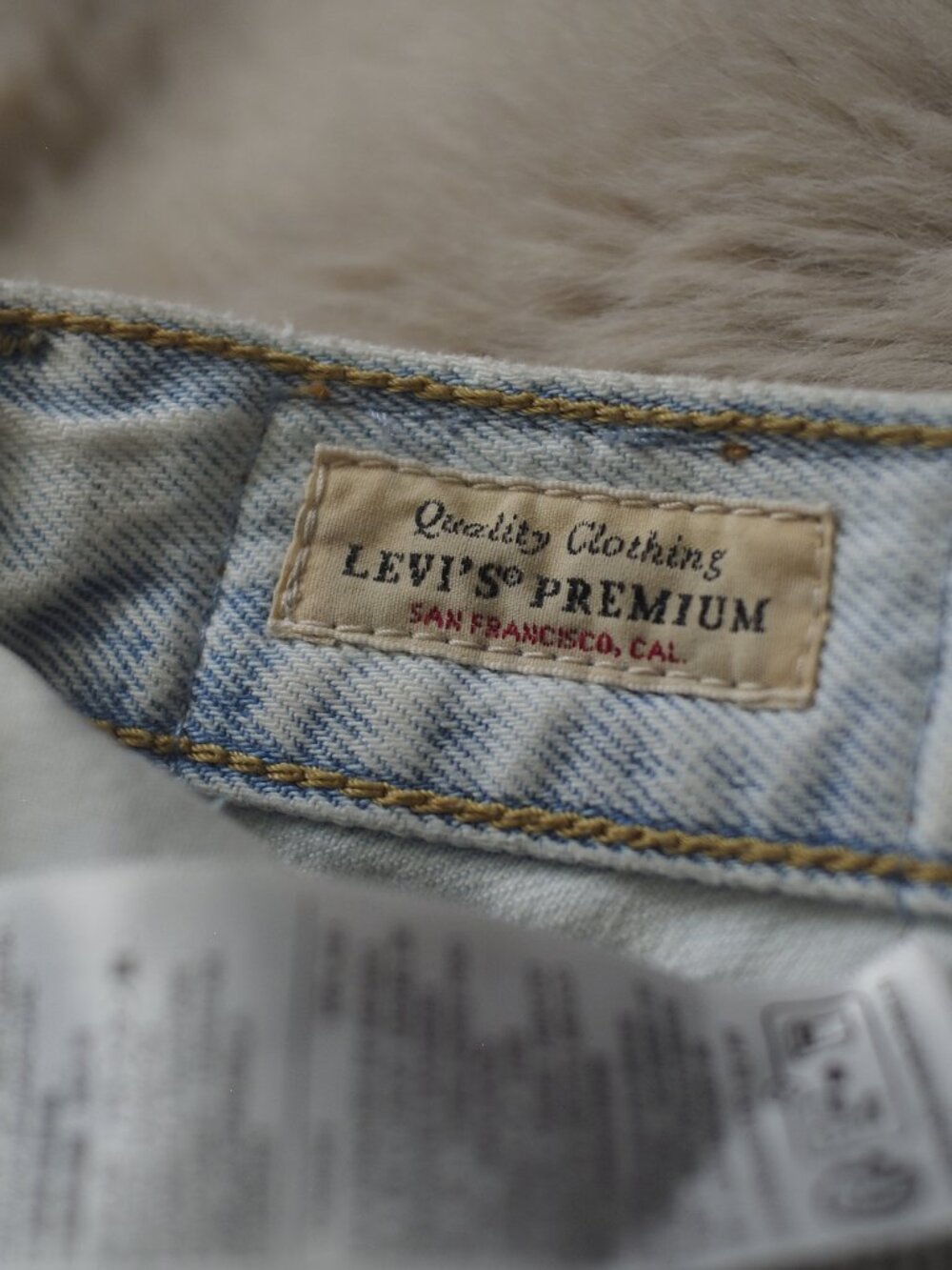 Levi’s Premium Ribcage Wide Leg Jeans Far And Wide Light Wash | Size 26 - Picture 6 of 11